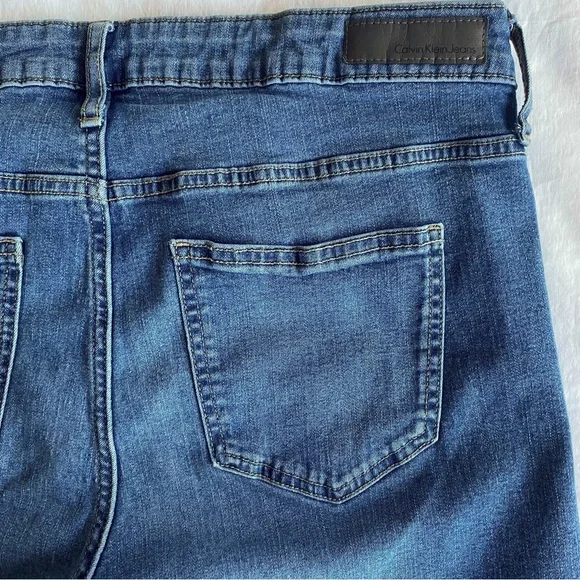 Calvin Klein Jeans Women’s 14 Blue Denim Medium Wash Slim Boyfriend Stretch - Picture 3 of 10